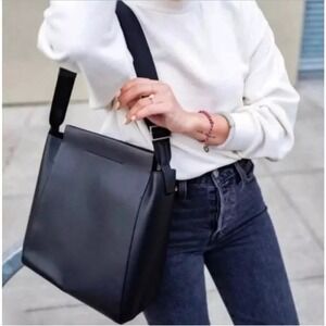 Everlane The Form Leather Shoulder Messenger Bag